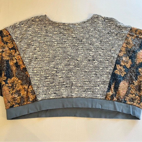 Saturday Sunday Crew Neck Cropped Sweater with Floral Patterned Sleeves, Size L - Picture 2 of 6
